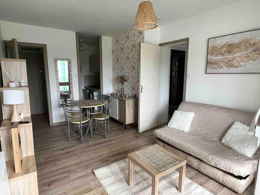 Appartement A 100 M De La Plage St Hilaire De Riez Les Becs Сент-Илер-де-Рье Экстерьер фото
